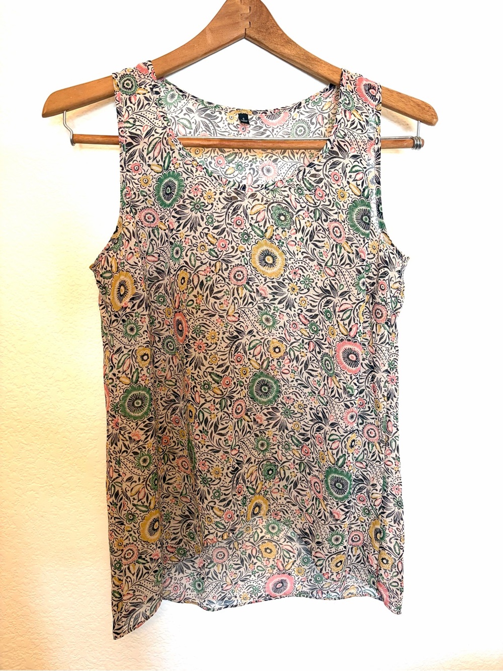 Sleeveless Floral Print Tank Top - Multicolor